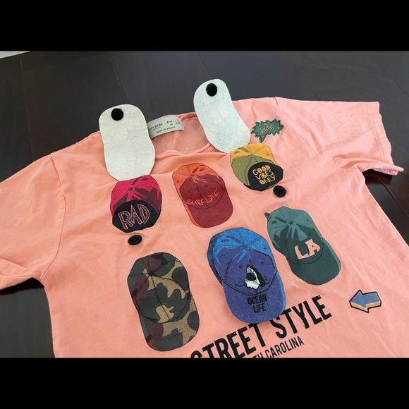 Zara interactive ‘Street style’ hats tee, size 6 - Picture 3 of 5